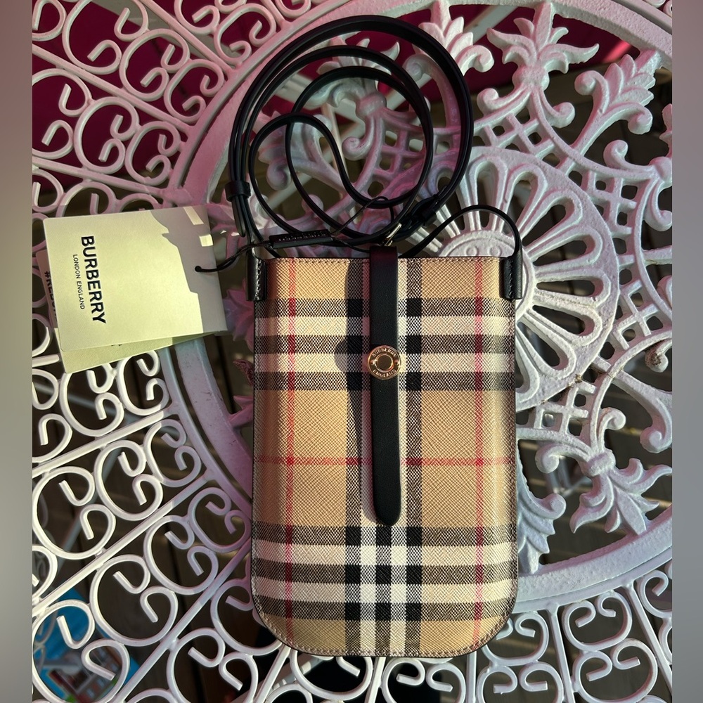 BNWT BURBERRY Vintage Check Anne Phone Case with Strap - Picture 12 of 12